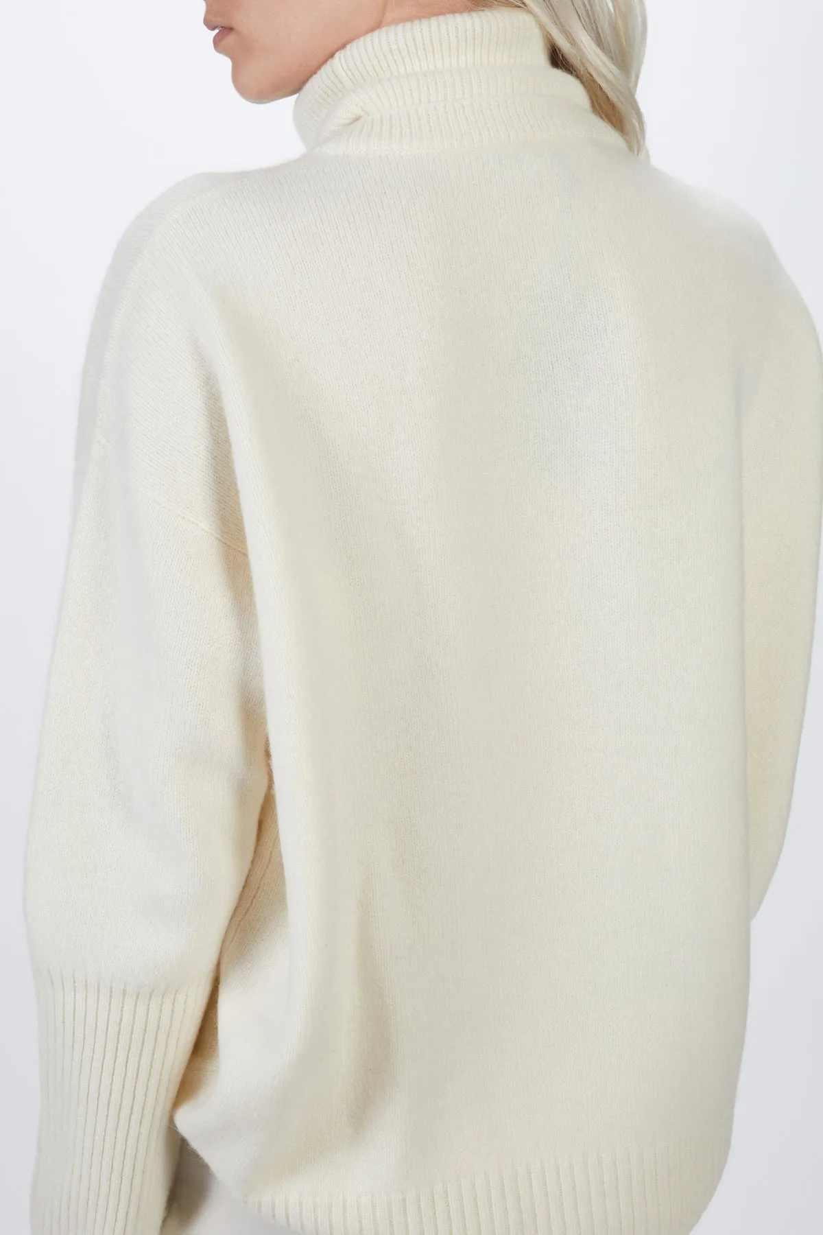 CASHMERE TURTLENECK JUMPER