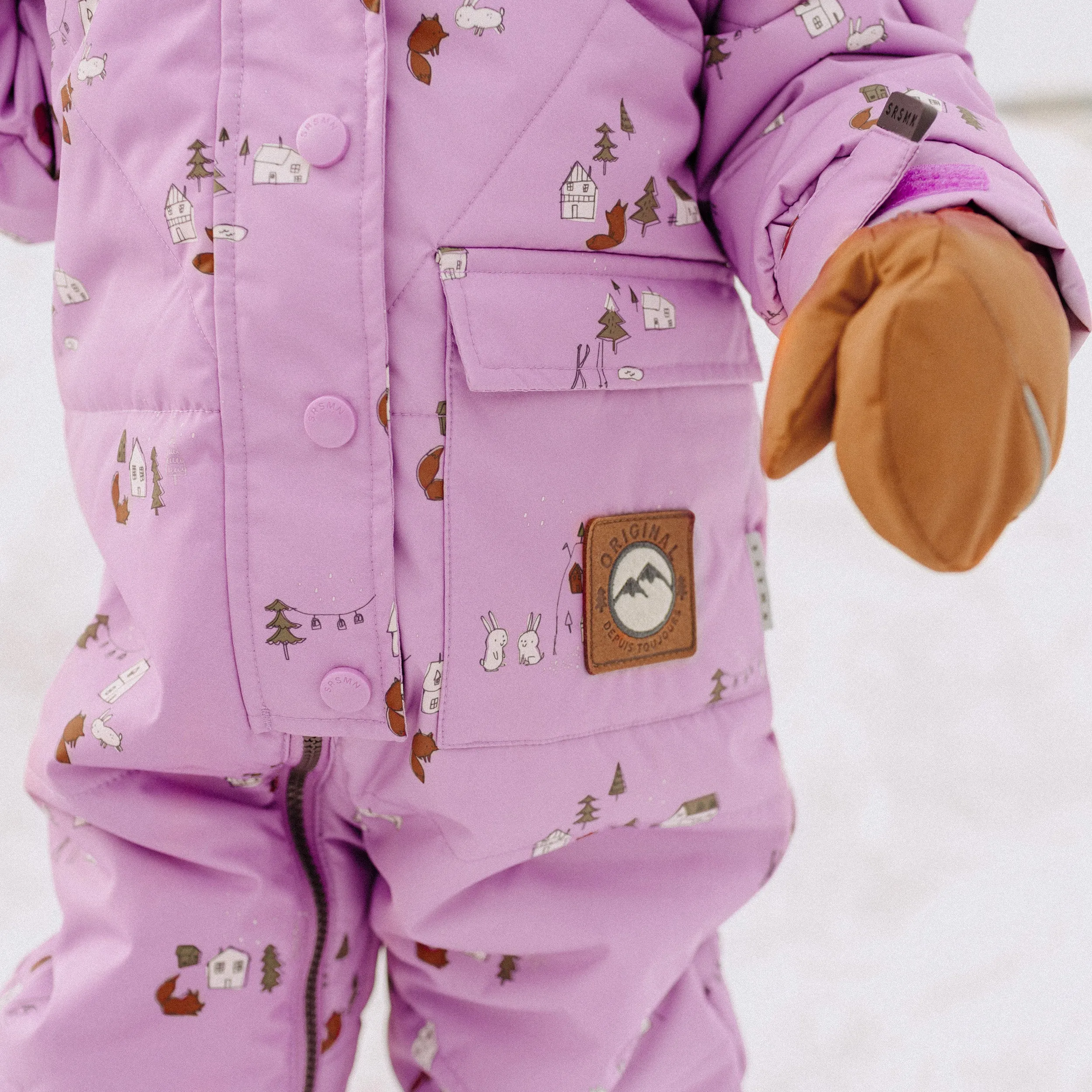 Habit de neige mauve une-pièce avec motifs et fausse fourrure, bébé || One-piece purple snowsuit with patterns and faux fur, baby