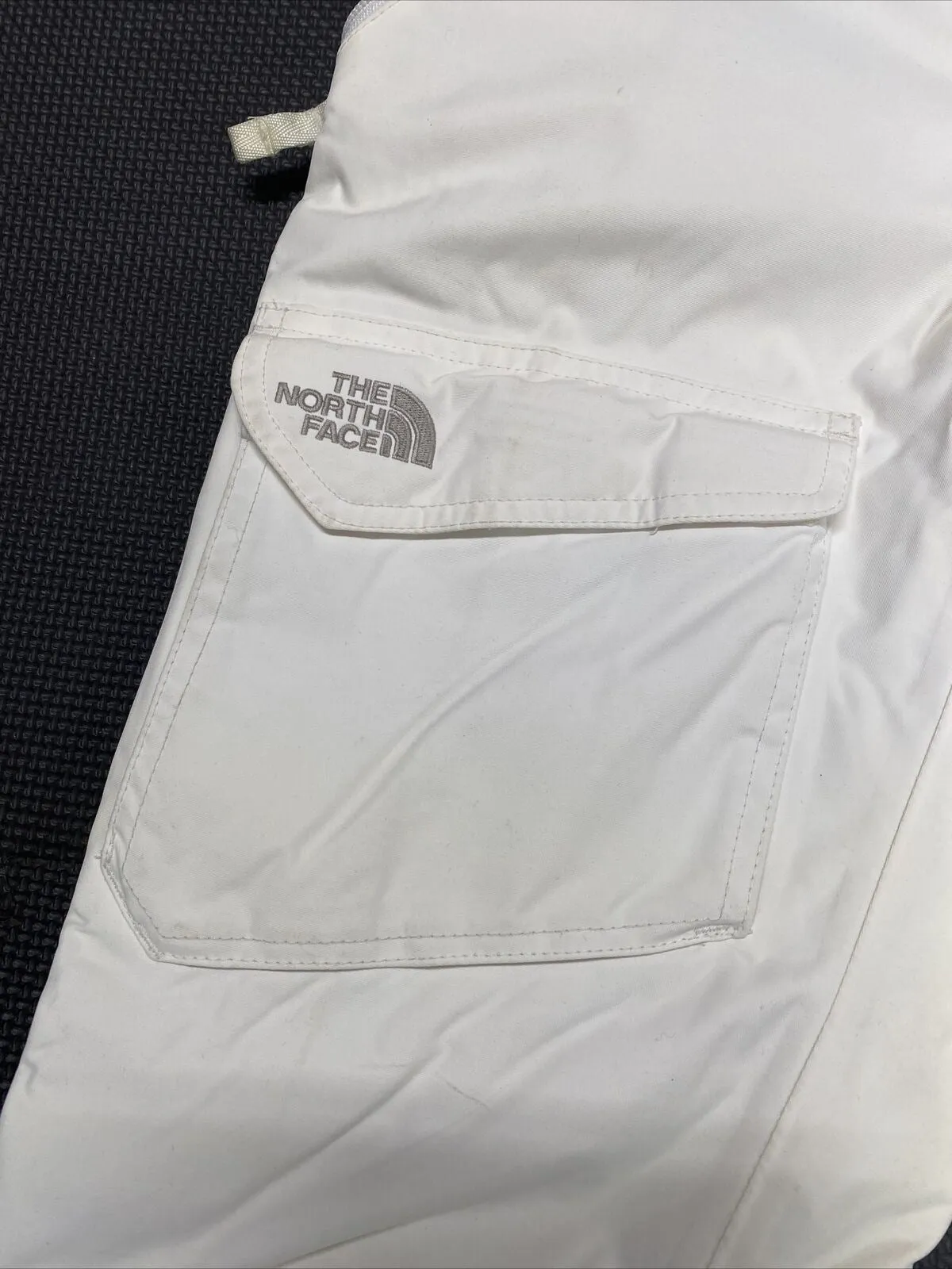 North Face Medium Women’s White Ski Pants Pockets Waterproof Snowboard Hyvent￼