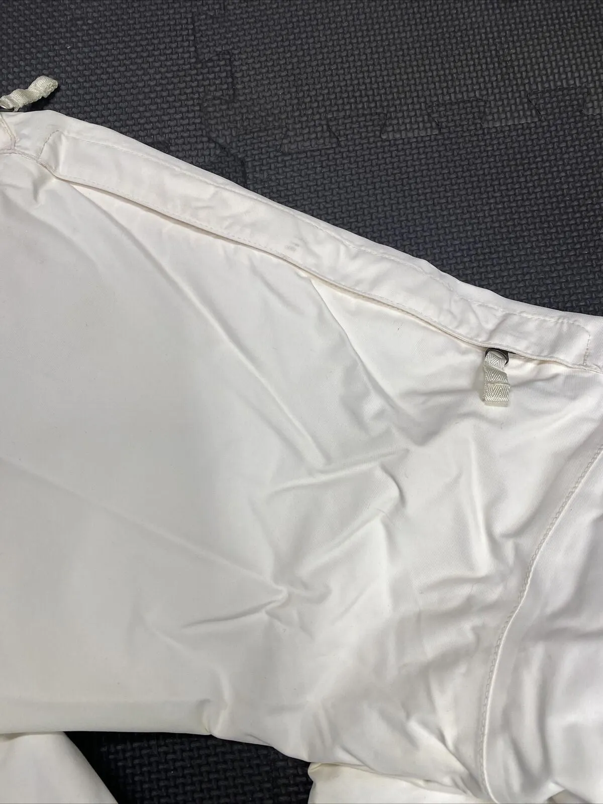 North Face Medium Women’s White Ski Pants Pockets Waterproof Snowboard Hyvent￼