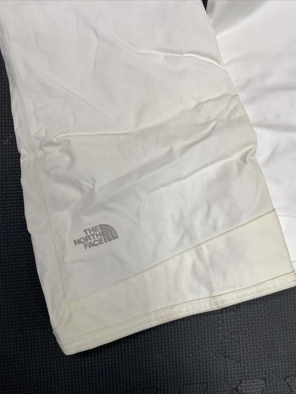 North Face Medium Women’s White Ski Pants Pockets Waterproof Snowboard Hyvent￼