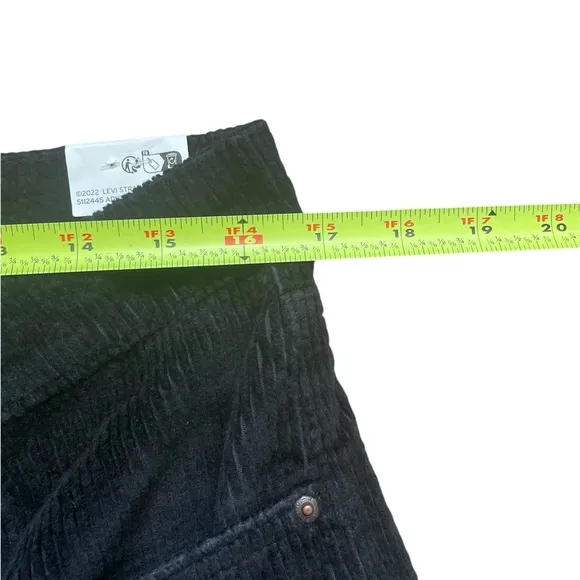 NWT Levi’s Black Corduroy 721 High Rise High Waist Skinny Jeans (size 32 x 30)