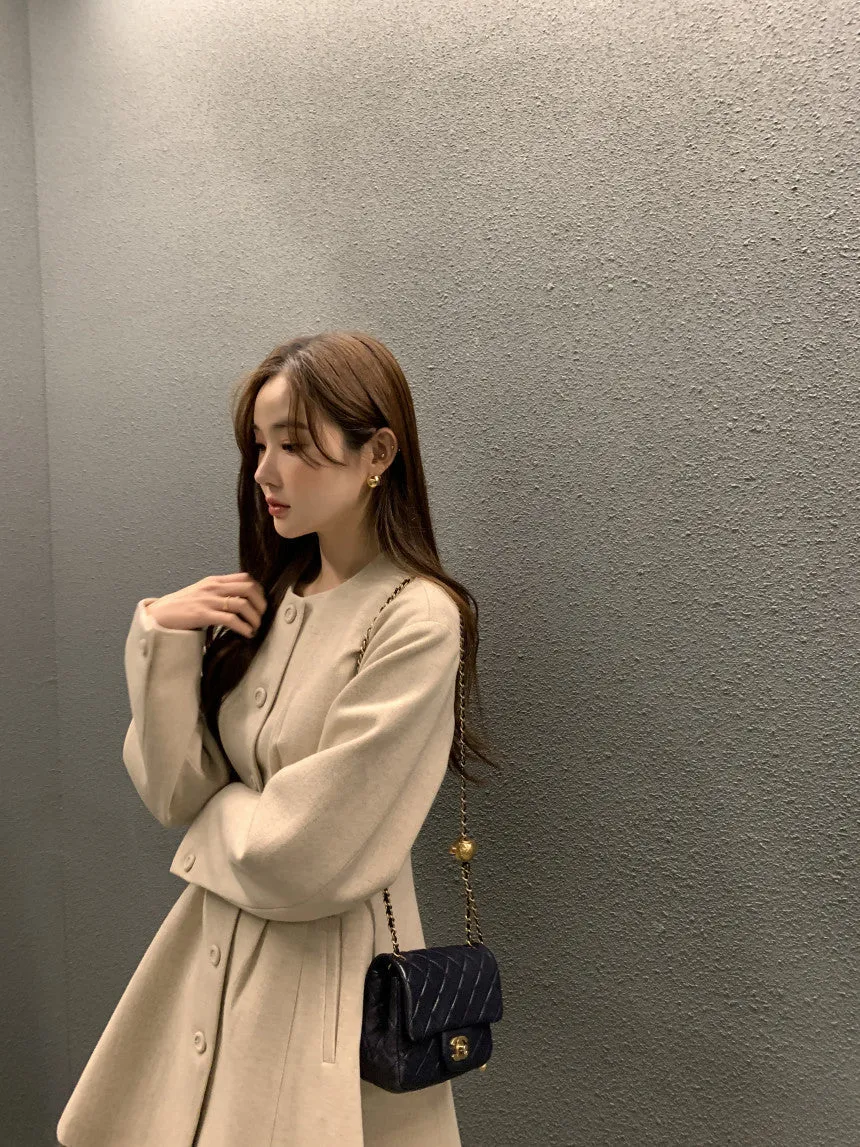 Retro round neck slim waist woolen coat