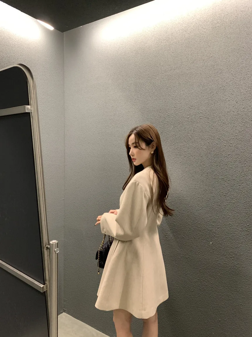 Retro round neck slim waist woolen coat