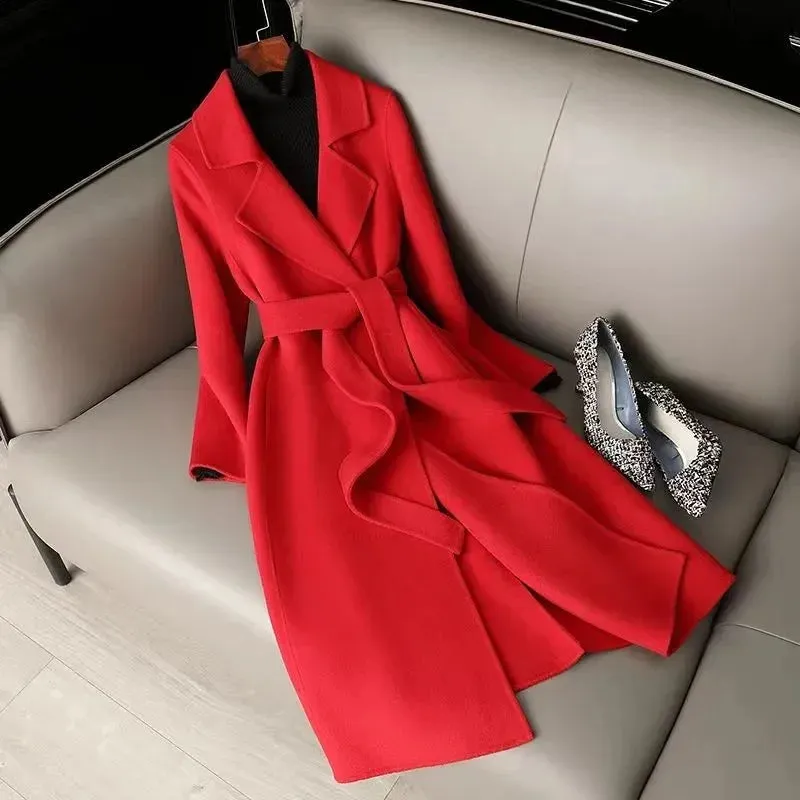 Simplicity & Versatility – Slim-Fit 100% Wool Coat for Women, Hepburn Style