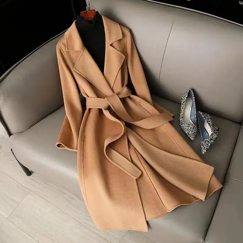 Simplicity & Versatility – Slim-Fit 100% Wool Coat for Women, Hepburn Style
