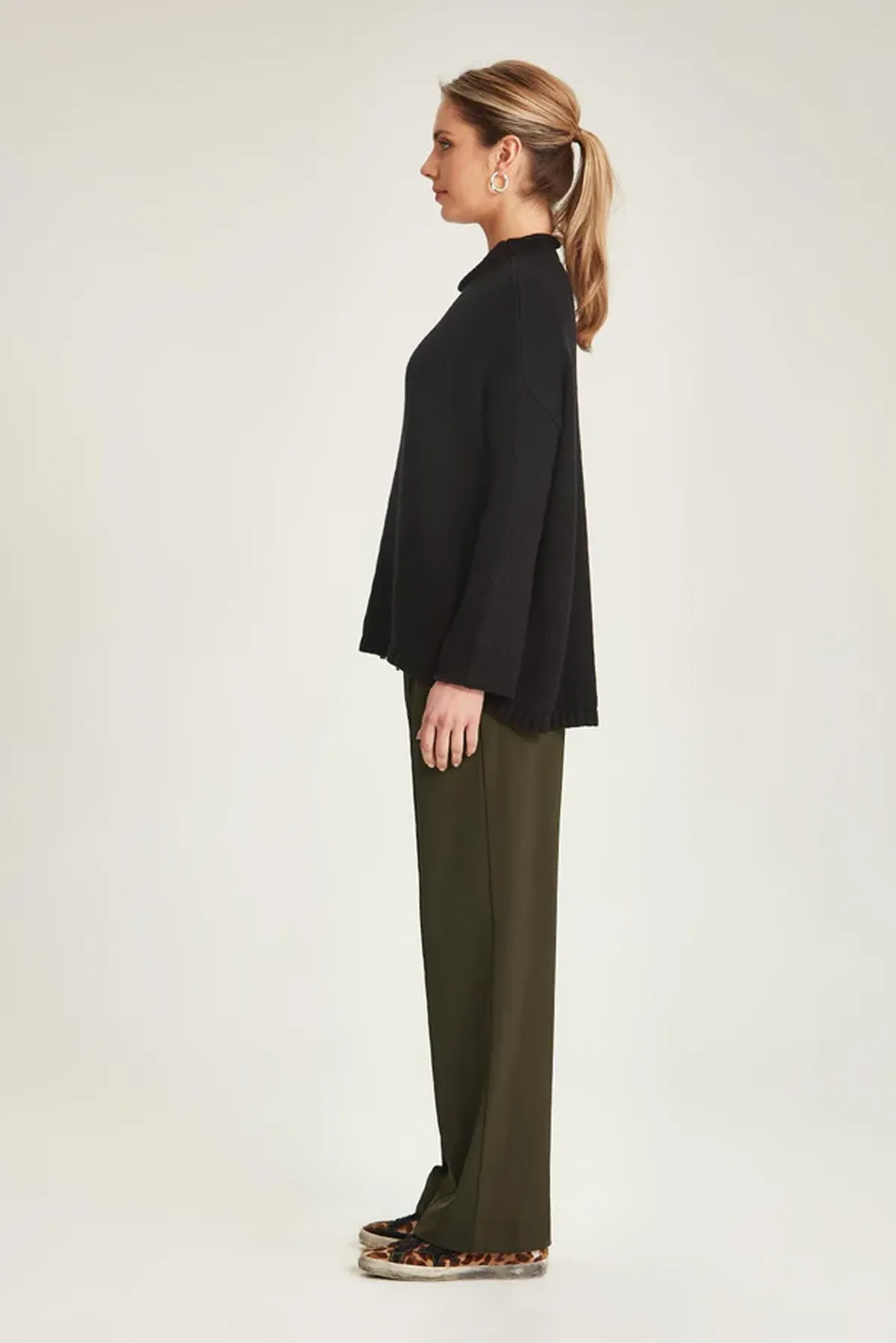 TEIGAN SWEATER