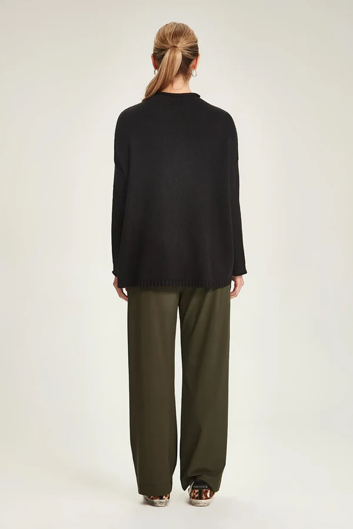 TEIGAN SWEATER