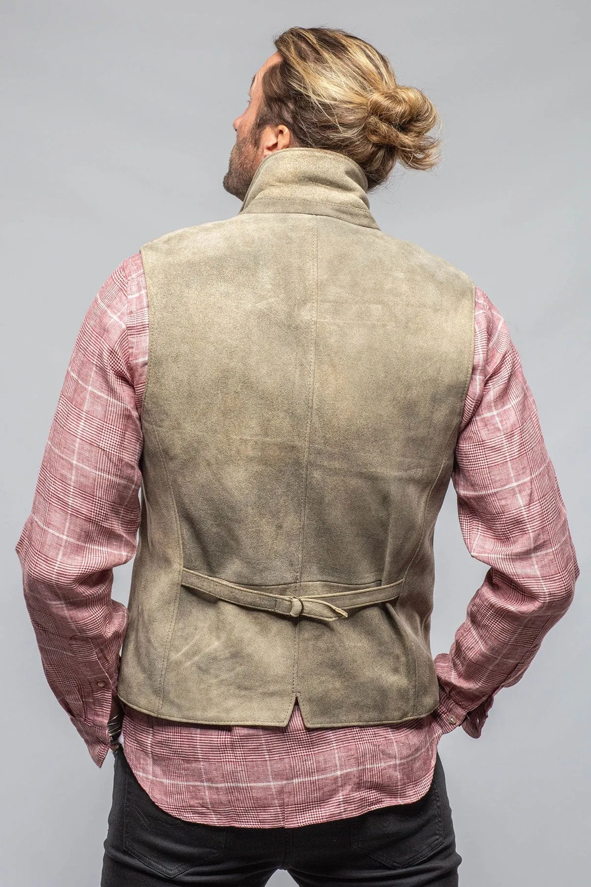 Trapp Notch Collared Vest In Vintage Grey
