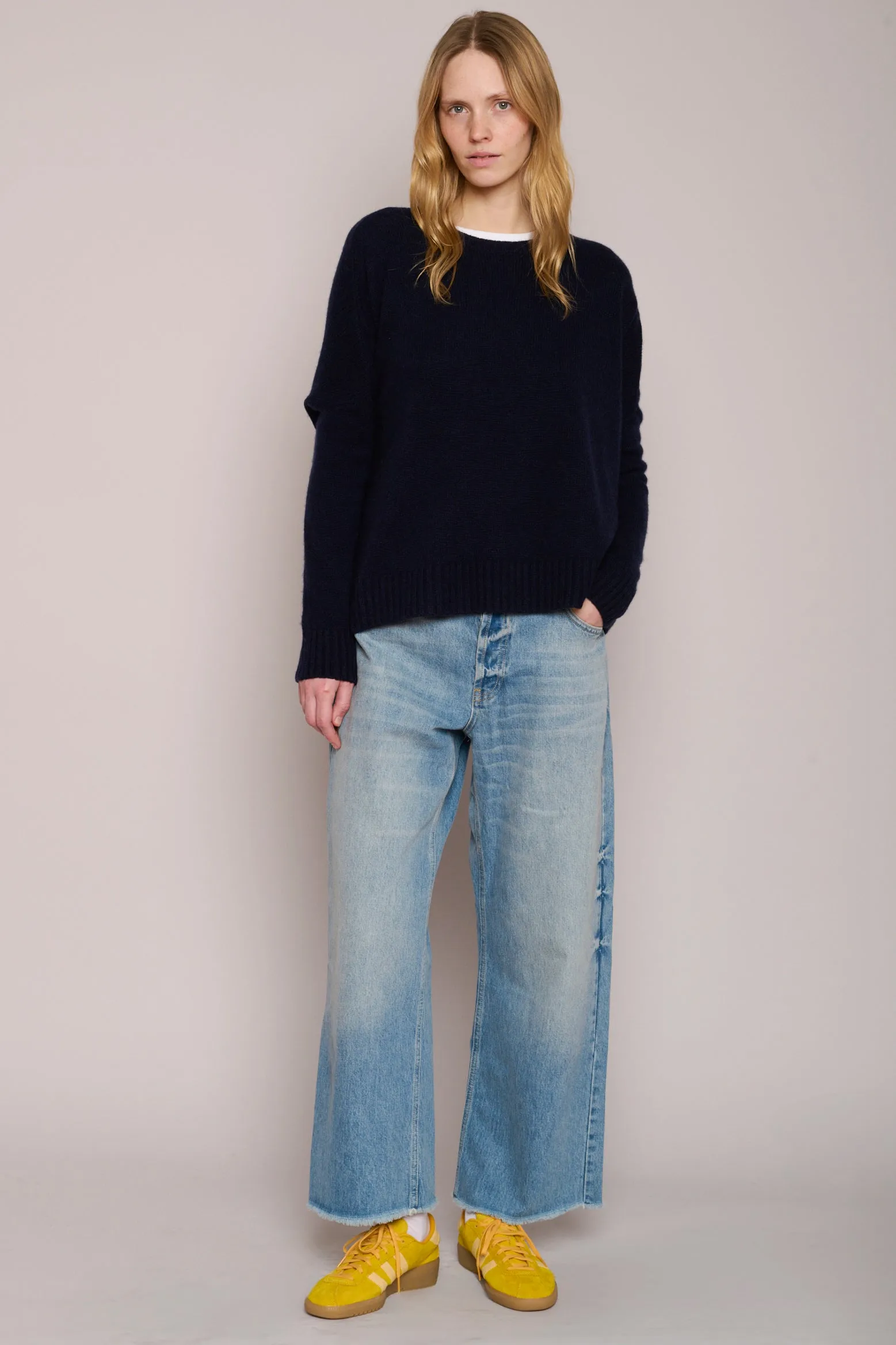 Wide Cashmere Pullover in Navy