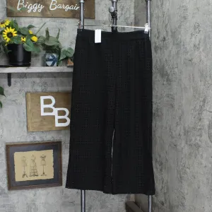 WynneLayers Women's Lined Eyelet Pull On Crop Pants 694646 Black S